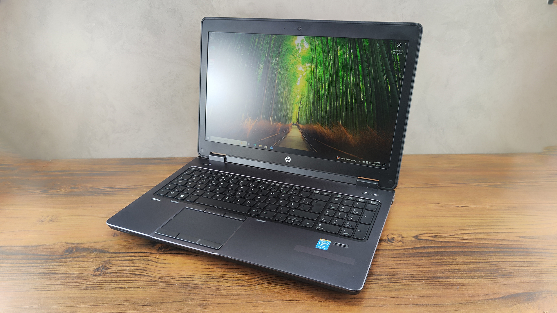 لپ تاپ گرافیکدار مهندسی HP ZBook 15 G1 پردازنده i7-4800MQ  رم 8 گیگابایت SSD 256GB حافظه 2 گیگابایت K1100 گرافیک 15.6 اینچ FullHD صفحه نمایش